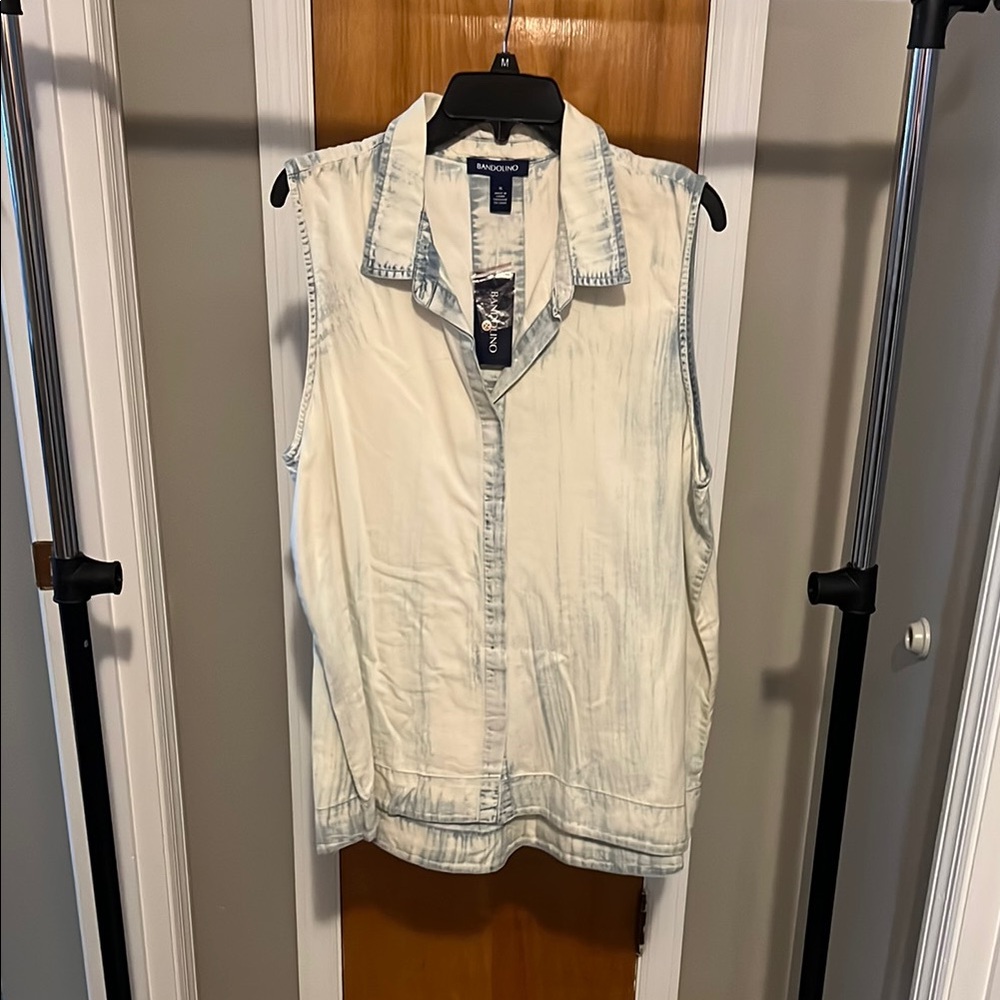 Bandolino White and Blue Denim Shirt